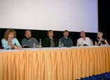 Tisková konference k filmu Medvídek se musela obejít bez režiséra Jana Hřebejka, který točil další dílko.